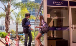 Kaplan International Languages Los Angeles (アメリカ)